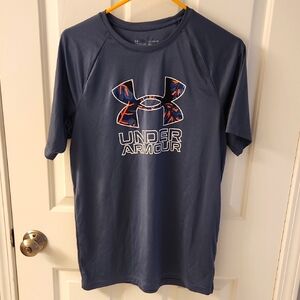 Under Armor tshirt.